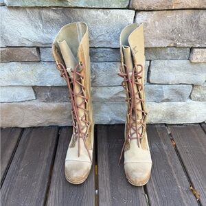 Sorel Beige Lace-Up Boots. Cate the great